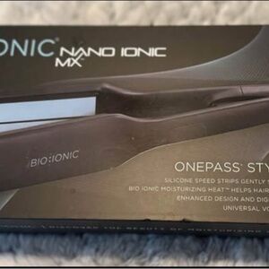 Bio Ionic OnePass Styling Iron - Black